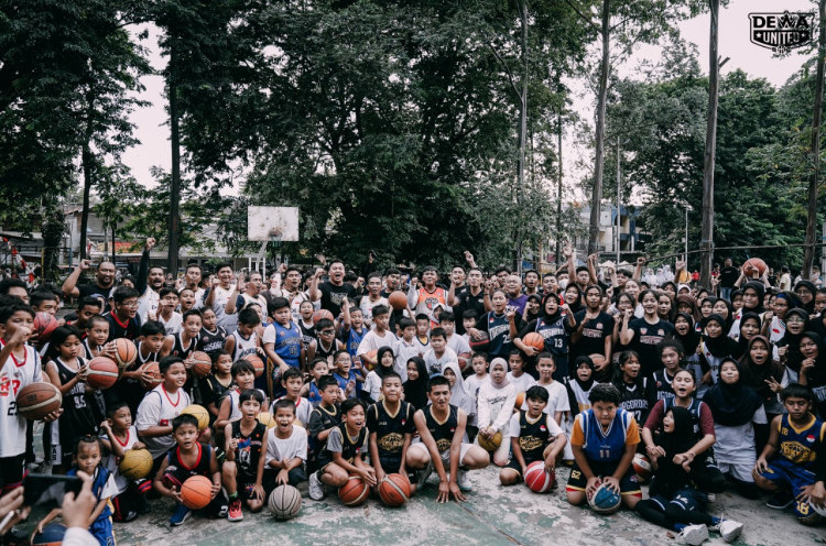 Bakti Dewa United Banten untuk Basket Tangerang