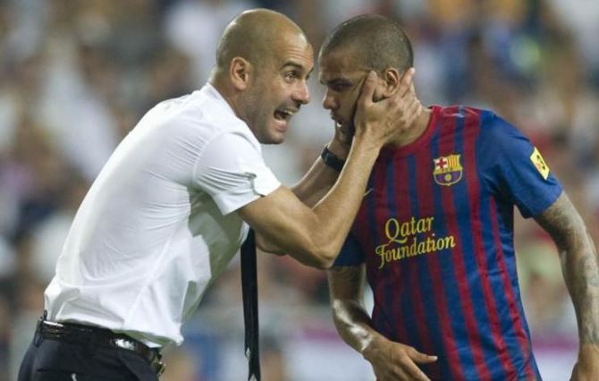 Sering Oper Bola ke Lionel Messi, Dani Alves Dimarahi Pep Guardiola