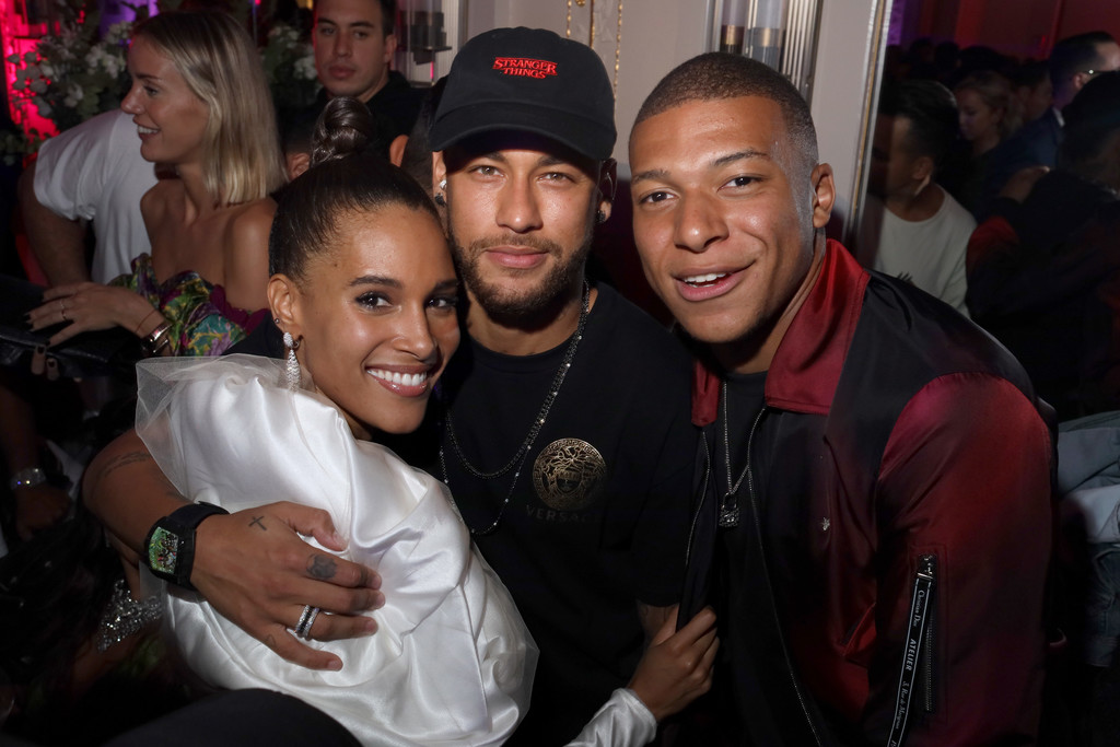 Neymar Tolak Berhenti Berpesta