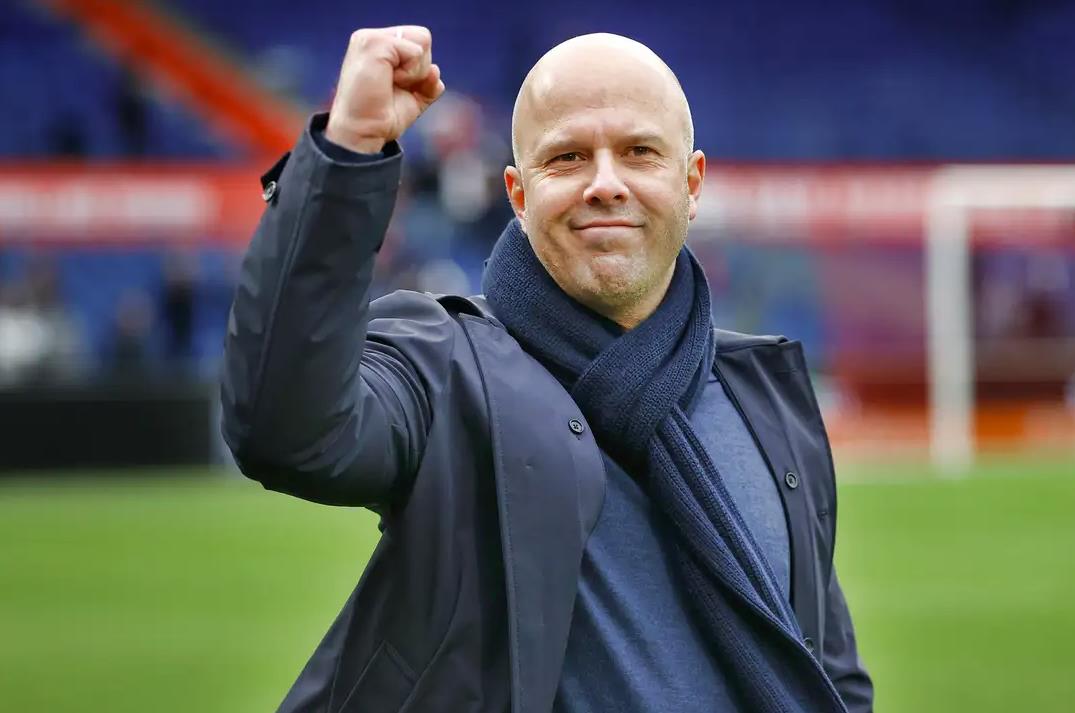 Pembicaraan Berlanjut, Arne Slot Semakin Dekat Berlabuh ke Liverpool