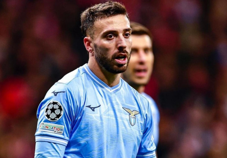 AC Milan Cari Bek Baru, Lima Pemain Masuk dalam Radar