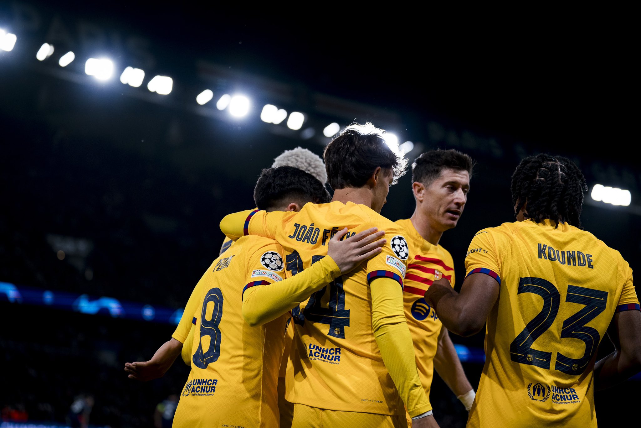 Kalahkan PSG, Satu Kaki Barcelona di Semifinal