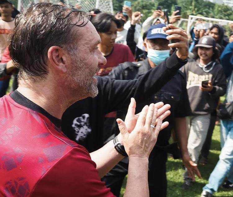 Dapat Sambutan Hangat The Jakmania, Thomas Doll Ungkap Perasaannya