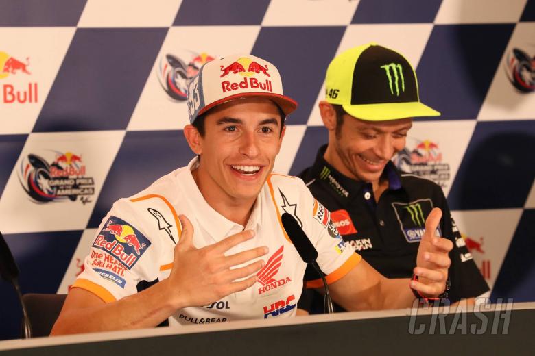 Marc Marquez Deskripsikan Jabatan Tangan dengan Valentino Rossi di Argentina seperti Mencium Wanita 