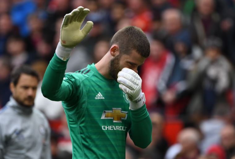 Perebutan Posisi Satu Kiper Man United: Statistik Perbandingan De Gea dengan Dean Henderson