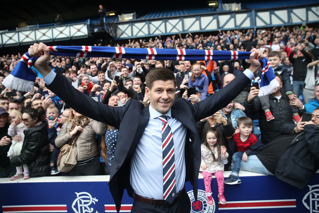 Teken Kontrak Empat Tahun, Steven Gerrard Bisa Bawa Rangers Imbangi Kekuatan Celtic di Skotlandia