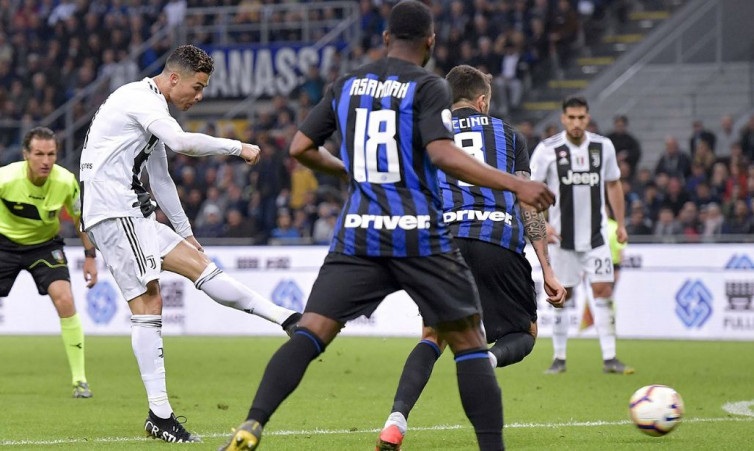Derby d'Italia Ditunda: Juventus Untung, Inter Milan Buntung