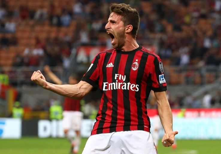 Eks Penyerang AC Milan dan Liverpool Digaet Klub Milik Gary Neville dan David Beckham