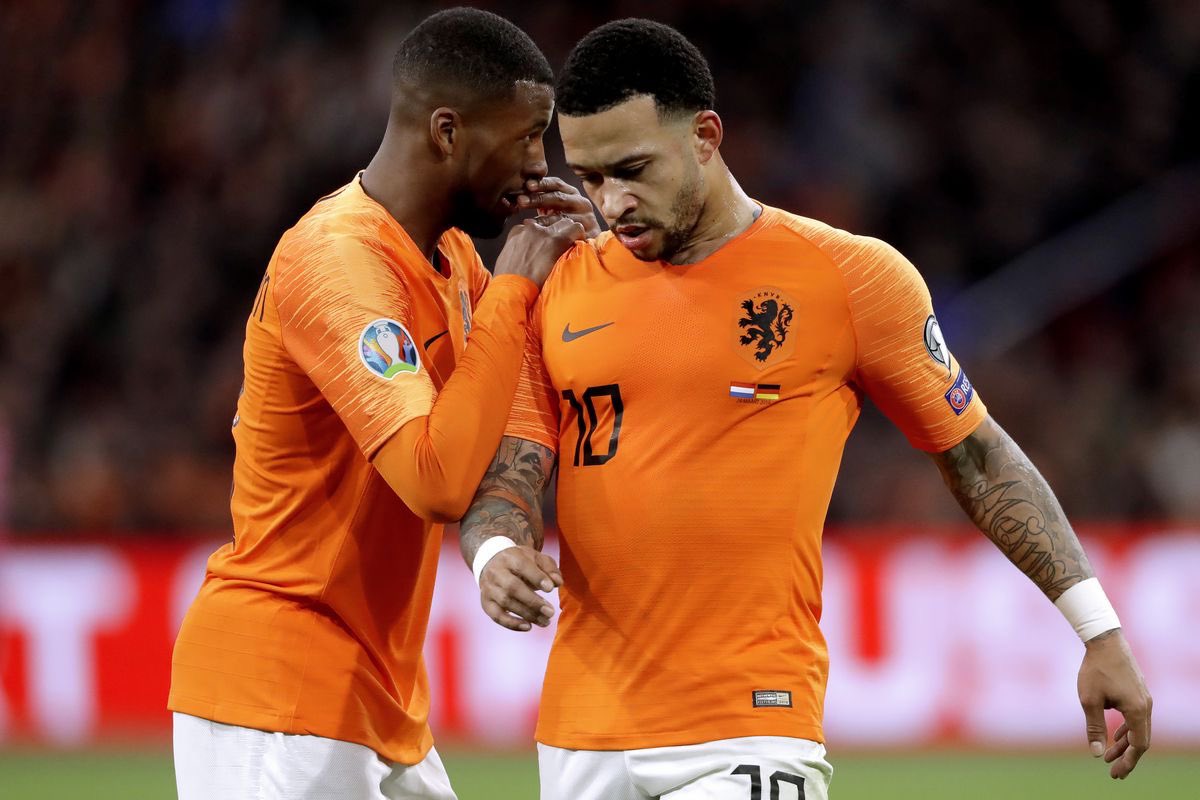 Koeman Minta Barcelona Jangan Menyerah Berburu Depay dan Wijnaldum
