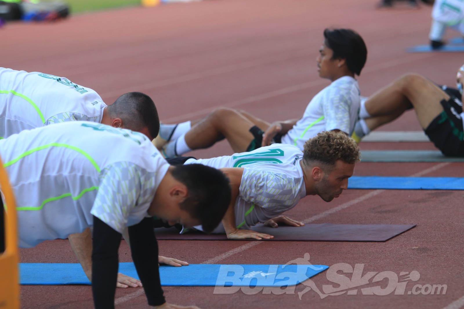 Ze Valente Pulih, Persebaya Ladeni PSM Tanpa Paulo Victor