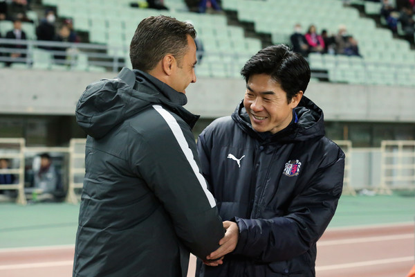 Menyusul Sukses Park Hang-seo di Vietnam, Pelatih Korsel Lain Tertarik Tangani Timnas Thailand