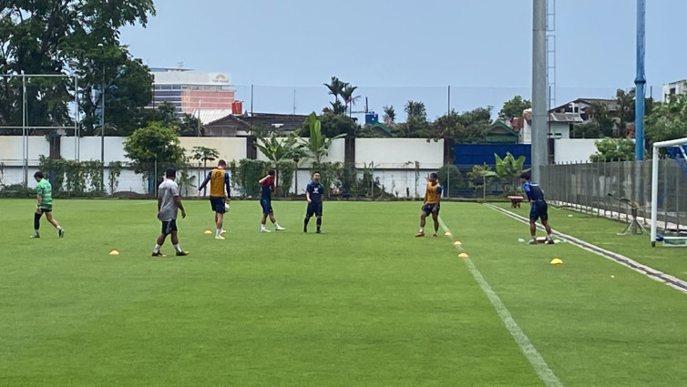 Pusingnya Jadi Pelatih Persib, Sampai Tidak Bisa Tidur