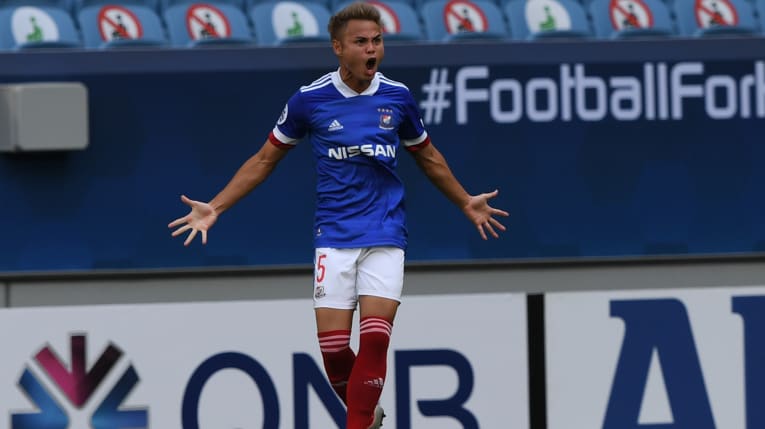 Bintang Timnas Thailand Theerathon Bunmathan Berharga Rp18 Miliar