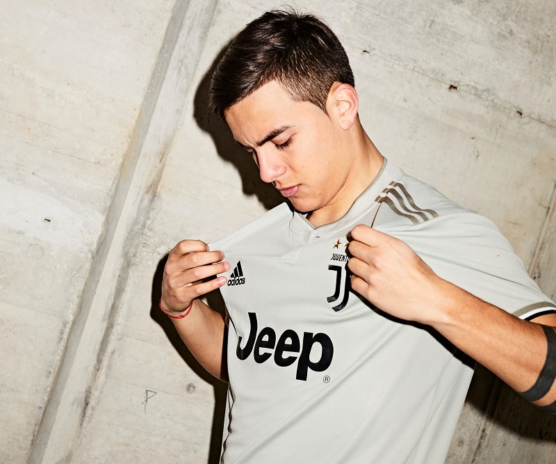 Kuning Pastel Hiasi Jersey Tandang Juventus untuk Musim 2018-2019