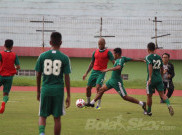 Aji Santoso Rencanakan Persebaya Kembali Berlatih pada Akhir Tahun