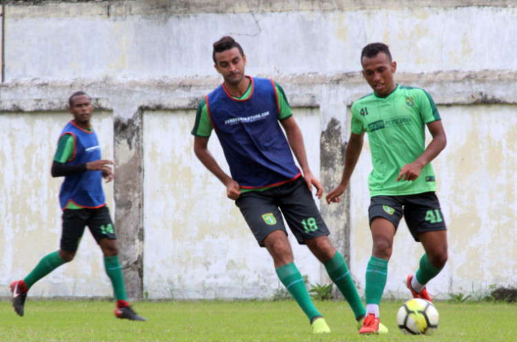 Aji Santoso Puji Skuat Persebaya di Liga 1 2019