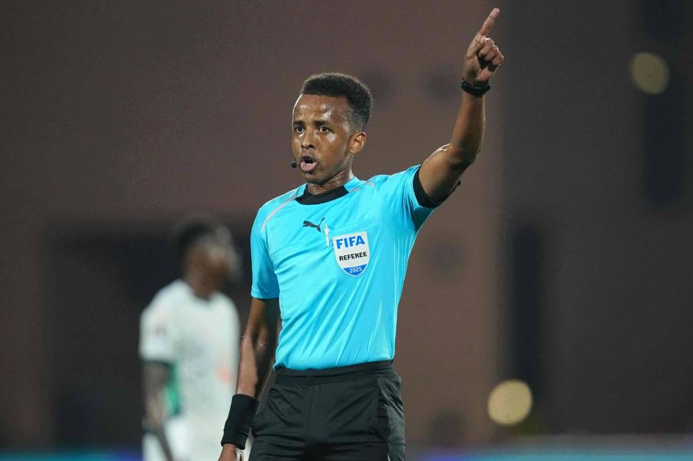 Omar Artan Torehkan Sejarah, Jadi Wasit Non-Eropa Pertama Pimpin Piala Super Eropa