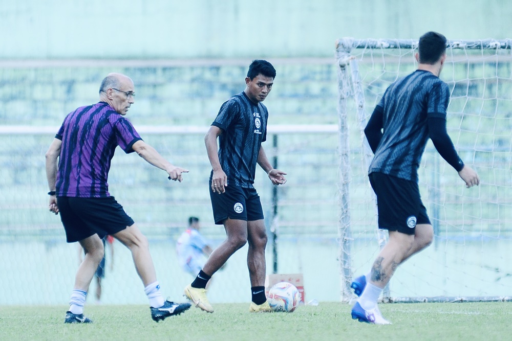 Arema FC Terus Dengungkan Semangat Bangkit