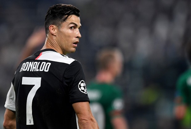 Mafia Sepak Bola Ada di Balik Kegagalan Ronaldo Raih Ballon d'Or Tahun Lalu