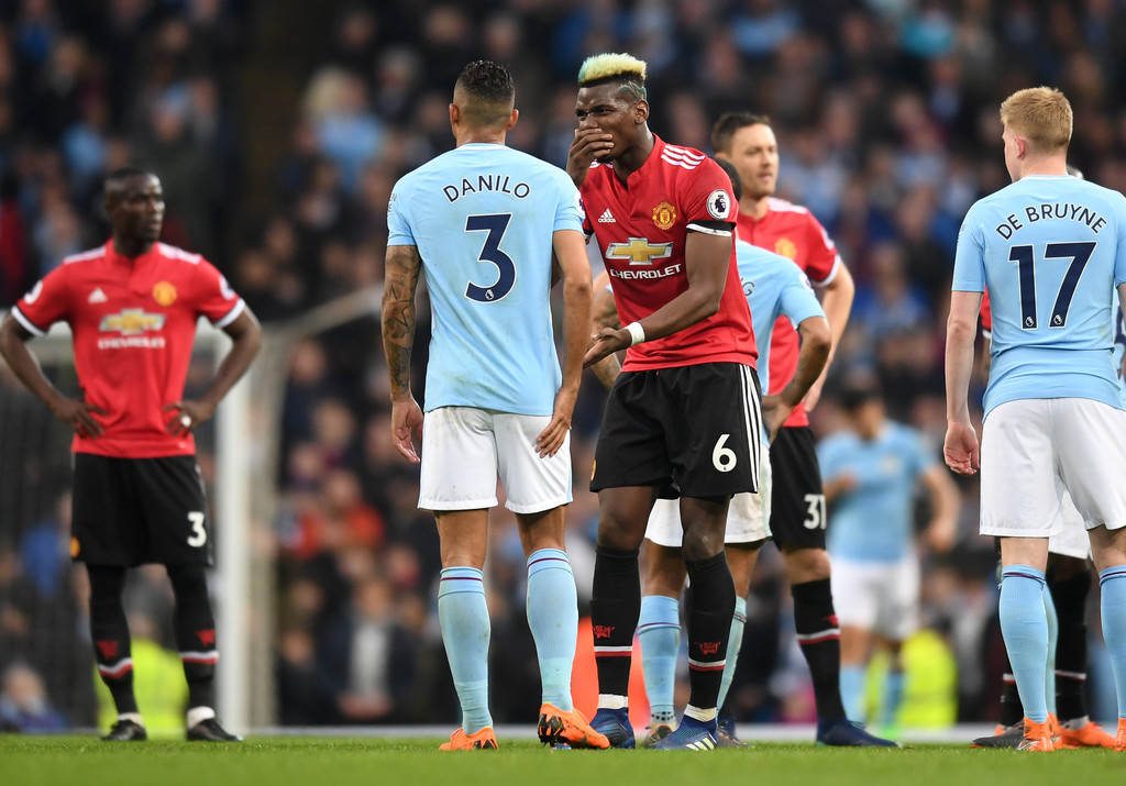 Man City Kalah, Danilo Bersikeras Man United Menang Beruntung dengan Permainan Bola Lambung
