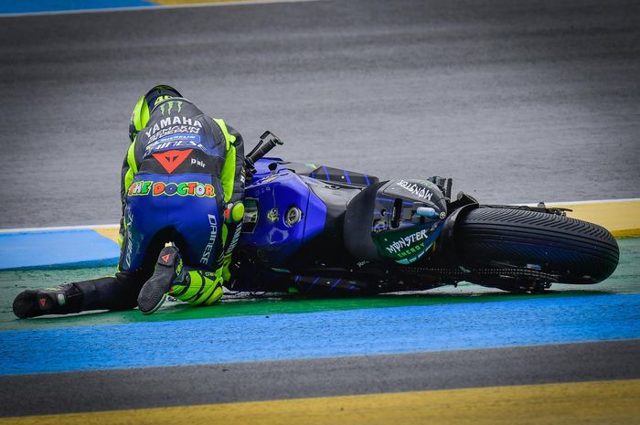 Terjatuh Tiga Kali Beruntun, Rossi Akhirnya Percaya Nasib Buruk Itu Ada