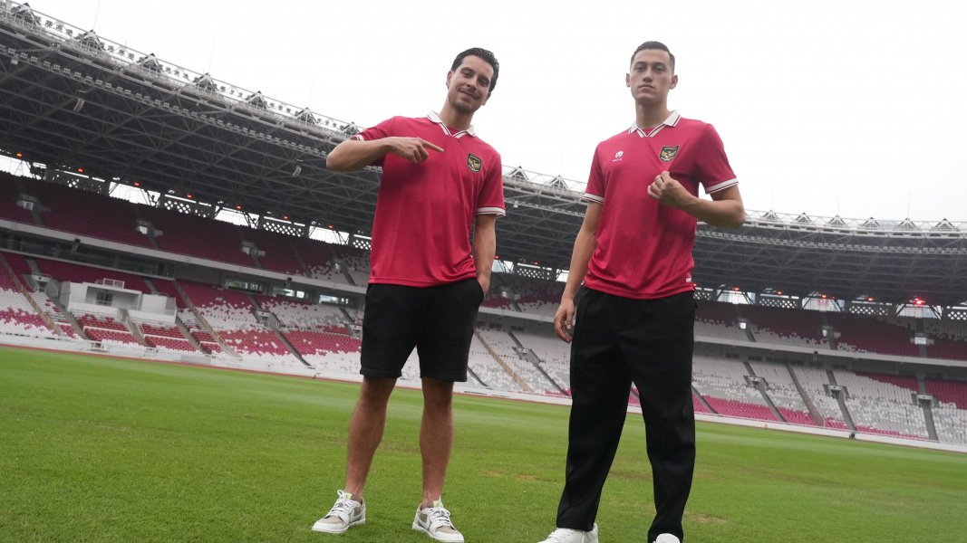 Kunjungi SUGBK, Jay Idzes dan Thom Haye Makin Tak Sabar Perkuat Timnas Indonesia