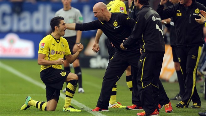 Dortmund Bungkam Schalke 3-1