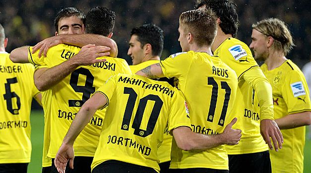 Dortmund Bantai Stuttgart 6-1