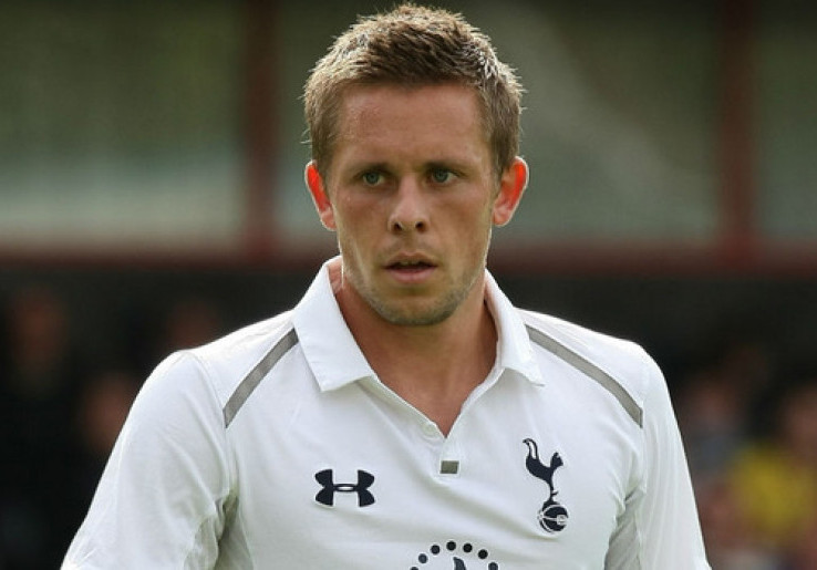 Gelandang Spurs Ini Tak Sabar Hancurkan MU