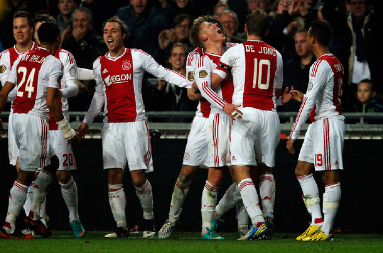 Ajax Bantai NEC Nijmegen 3-0