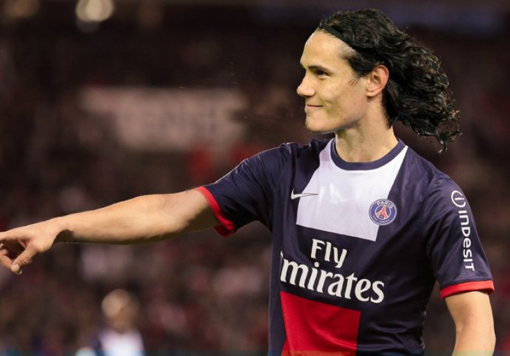 Cavani Tegaskan Tetap di PSG