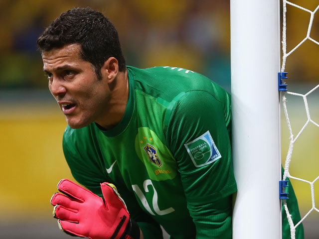 Fiorentina Bidik Julio Cesar