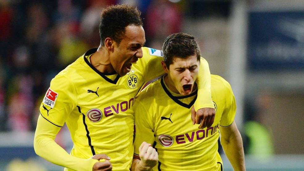 Dua Penalti Lewandowski Bungkam Mainz