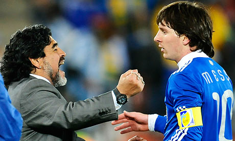 Maradona: Jangan Ganggu Messi Lagi!