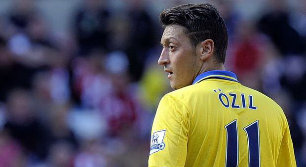 Arsenal Kalah, Oezil Kena Damprat Per Mersetacker