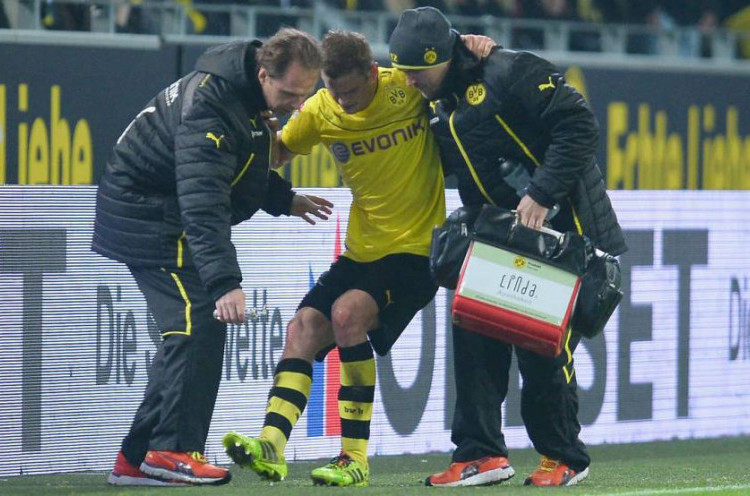 Sudah Kalah, Dortmund Kehilangan Dua Pemain