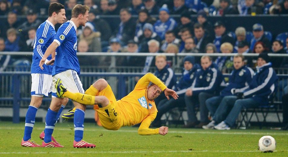 Schalke 04 Disingkirkan Hoffenheim di Veltins Arena