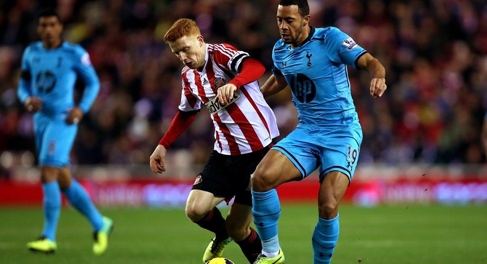Pertahanan Grendel Sunderland, Momok Tottenham Hotspur di Babak I
