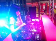 DJ 'Hot' dan Seksi Panaskan Pameran Trofi Piala Dunia