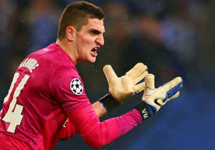 Aneh, MU Malah Incar Vito Mannone