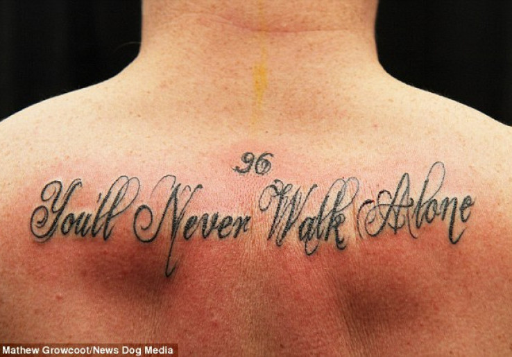 Demi Seorang Anak, Fans Fanatik Everton Rela Ditato Slogan Liverpool