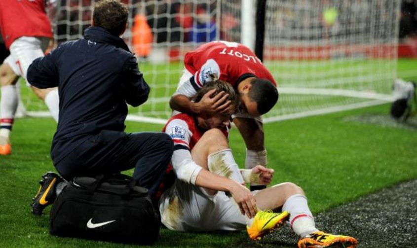 Penyerang Arsenal Ringkih, Wenger Siap Beli Bomber Baru