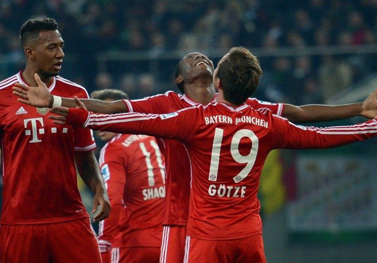 Neuer Gemilang, Goetze Cemerlang, Bayern Ungguli Gladbach<!--idunk-->Babak I