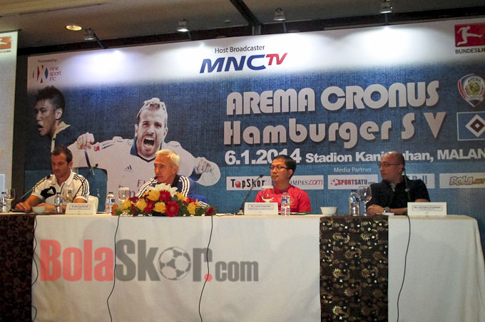 Van Marwijk: Kami Siap Hancurkan Arema