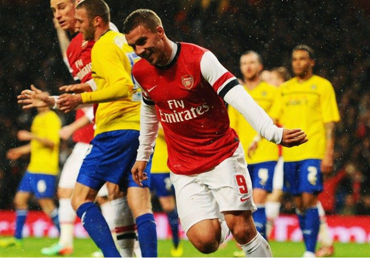 Lukas Podolski Bawa Arsenal Unggul<!--idunk-->Babak I