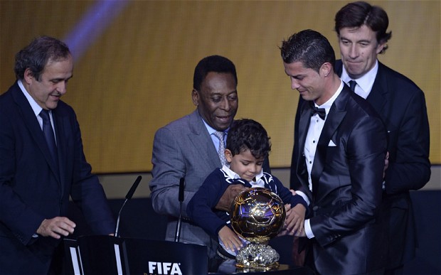 Sombongnya Ronaldo: Saya Akan Raih Ballon d'Or Ketiga!