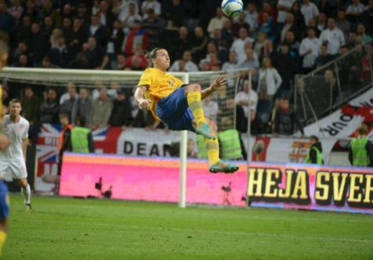 Gol Terbaik 2013 Milik Zlatan Ibrahimovic