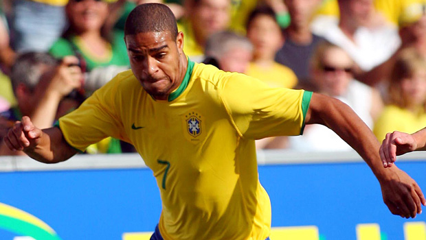 Kembali Merumput, Adriano Gabung Atletico