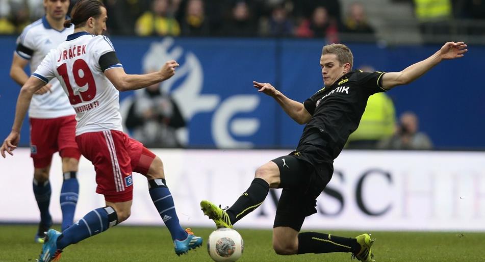 Sengit, Hamburg Sengat Dortmund di Paruh Laga<!--idunk-->Babak I