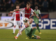 Bek Muda Ajax Masuk Daftar Belanja AC Milan